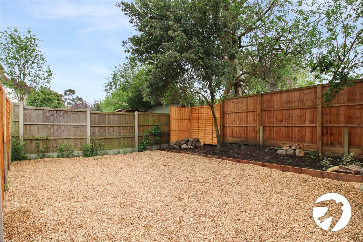 2 bedroom property to rent in London | Robinson Jackson