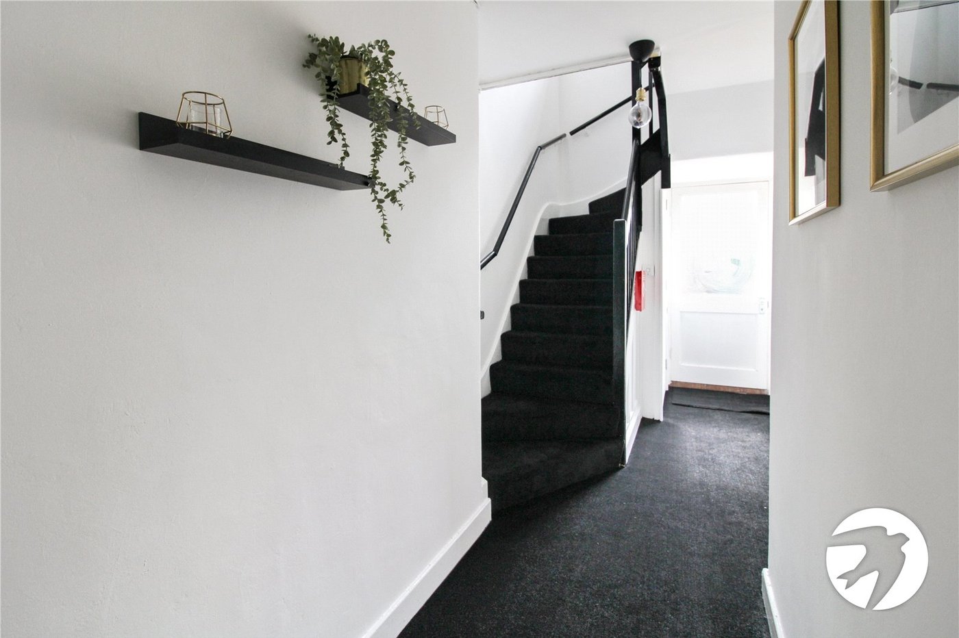 2 bedroom property to rent in London | Robinson Jackson