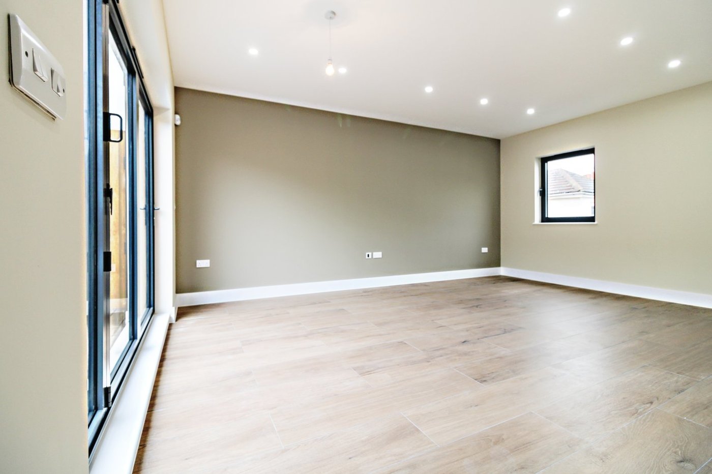 2 bedroom property to rent in Gravesend | Robinson Michael & Jackson