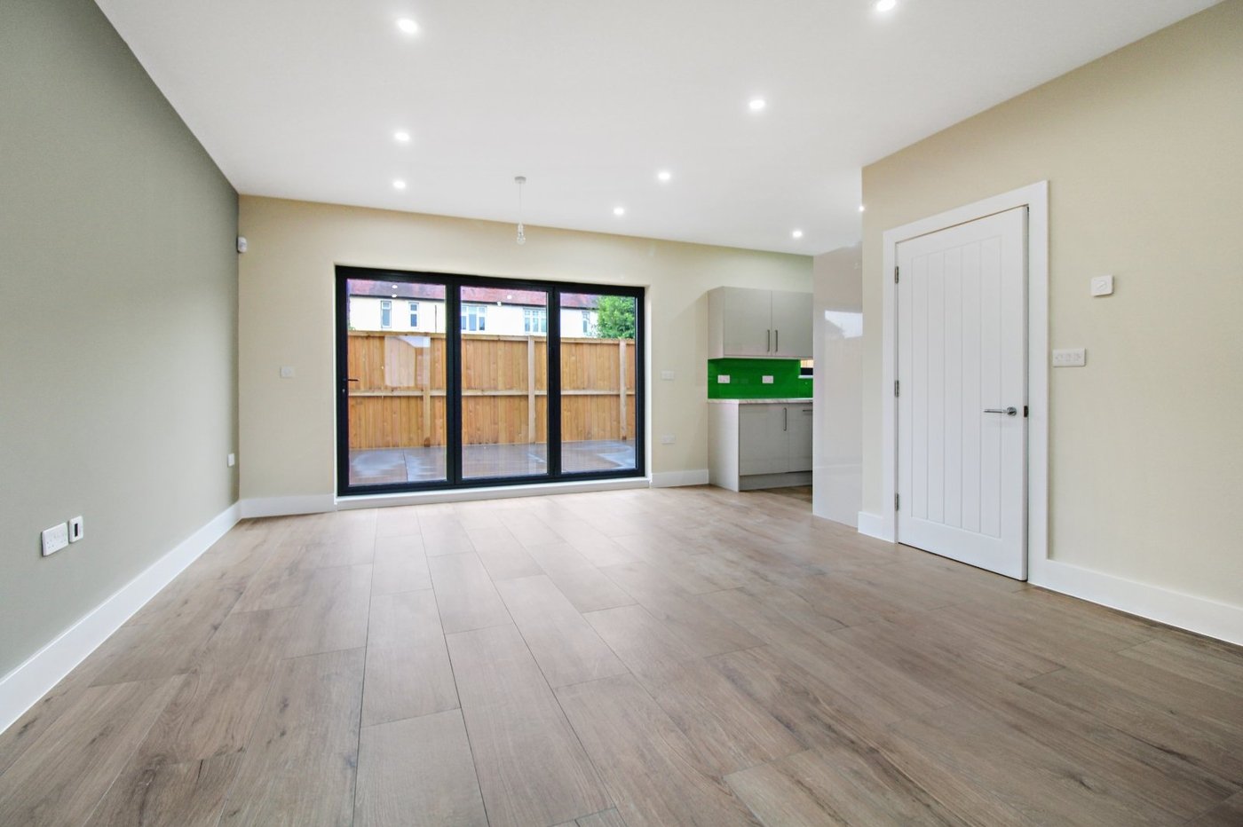 2 bedroom property to rent in Gravesend | Robinson Michael & Jackson