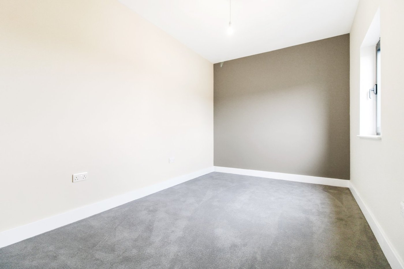 2 bedroom property to rent in Gravesend | Robinson Michael & Jackson