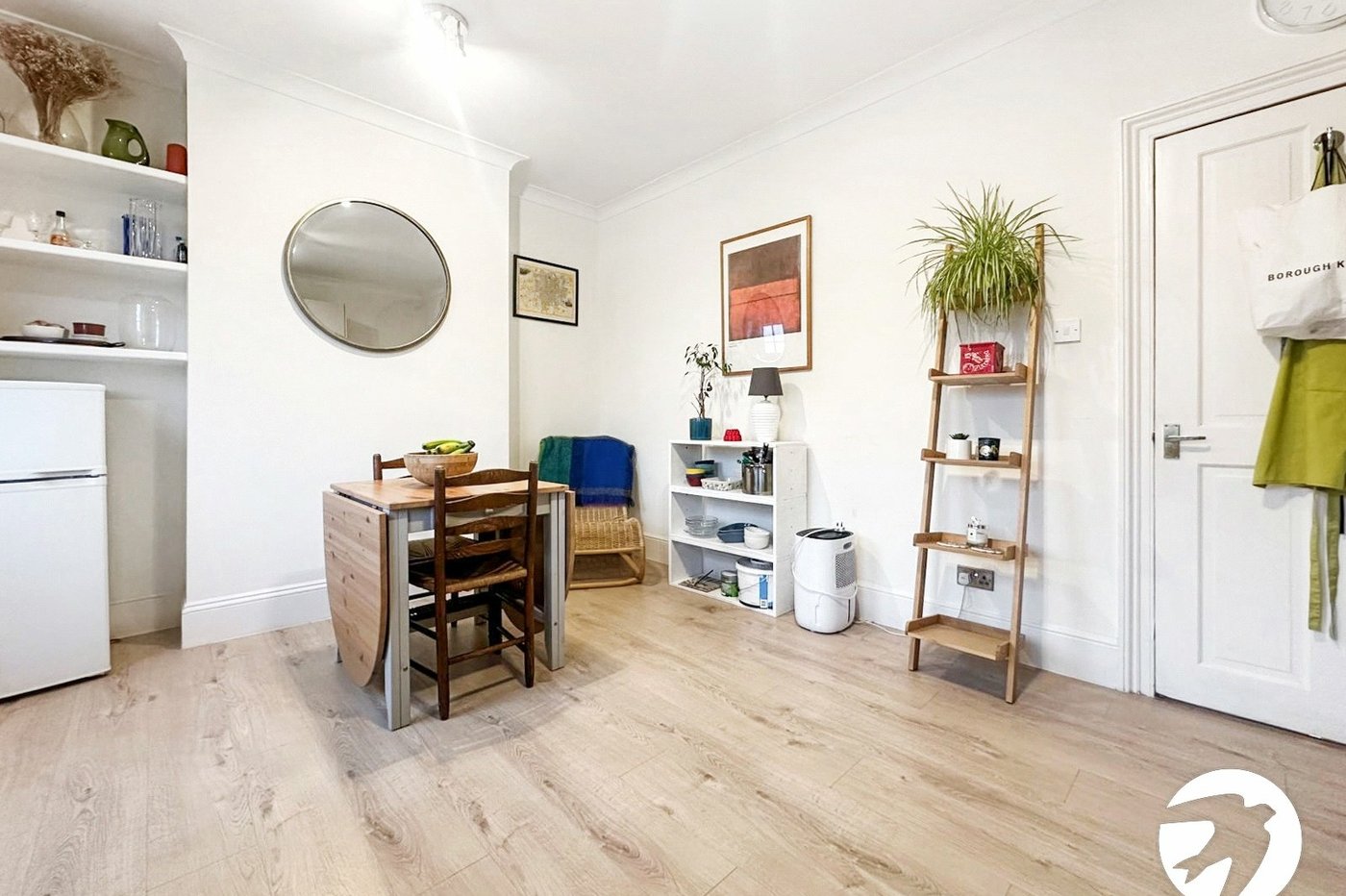 2 bedroom property to rent in London | 