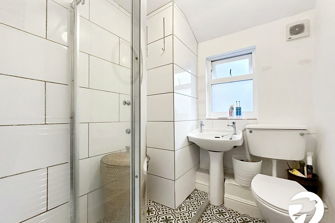 2 bedroom property to rent in London | 
