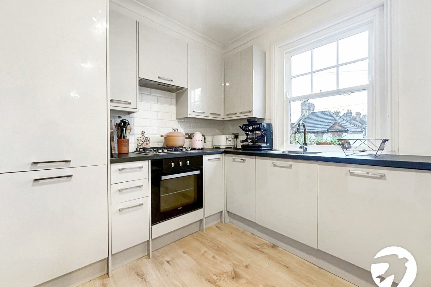 2 bedroom property to rent in London | 