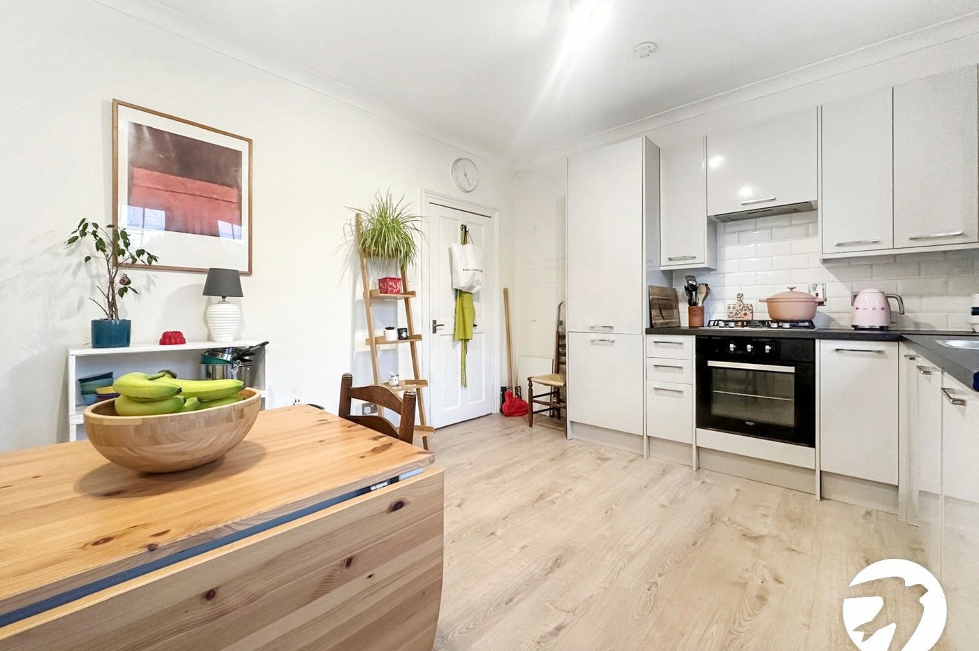 2 bedroom property to rent in London | 