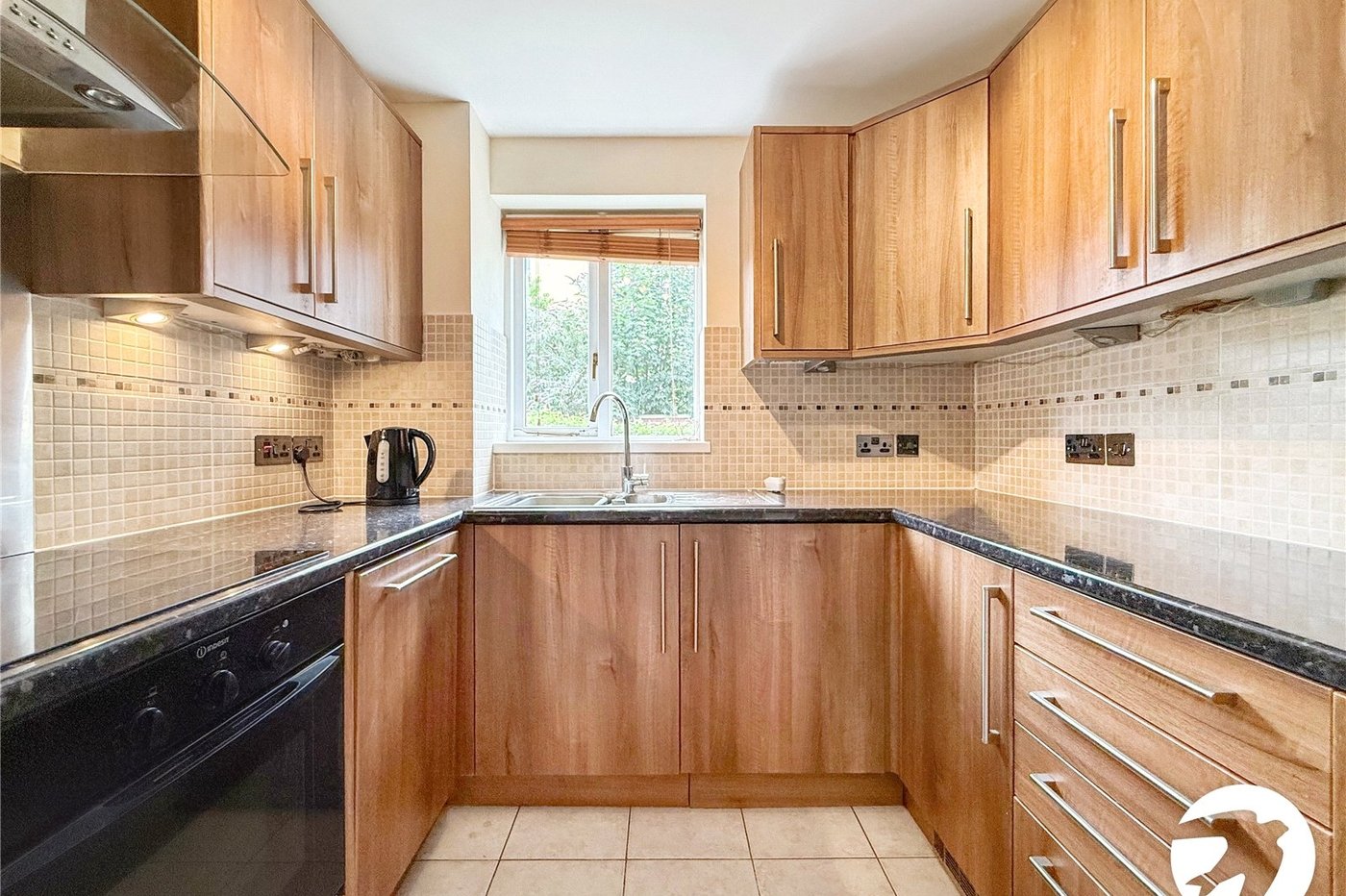 2 bedroom property to rent in London | Robinson Jackson