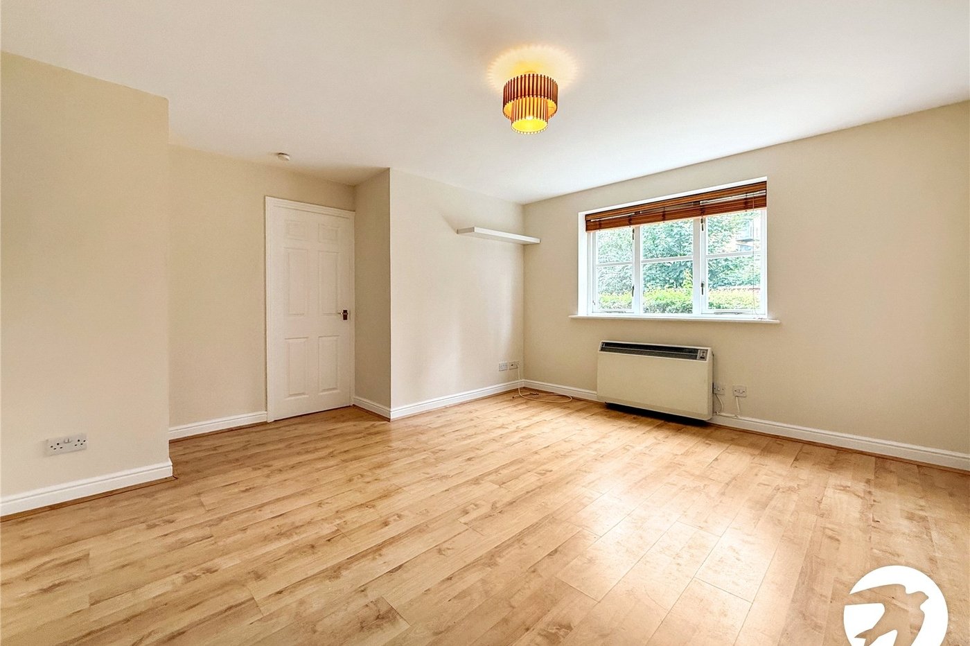 2 bedroom property to rent in London | Robinson Jackson