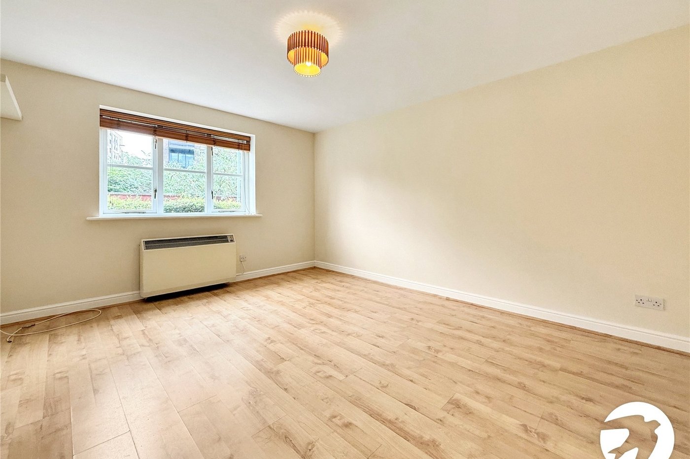 2 bedroom property to rent in London | Robinson Jackson