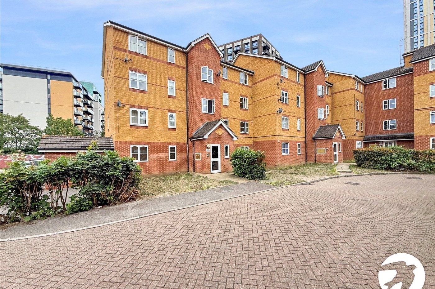 2 bedroom property to rent in London | Robinson Jackson