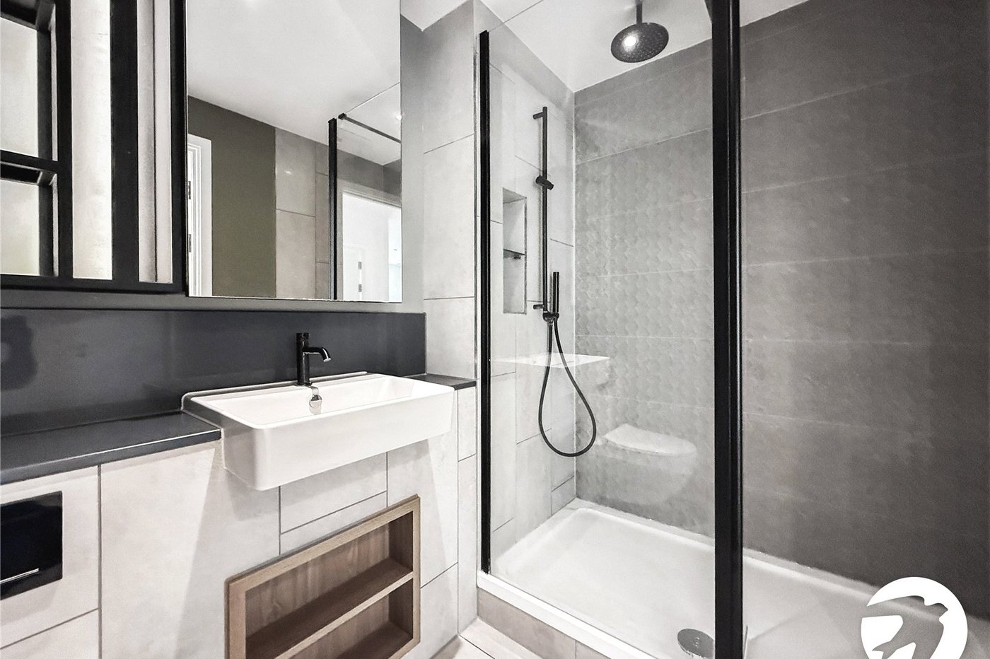 2 bedroom property to rent in London | Robinson Jackson