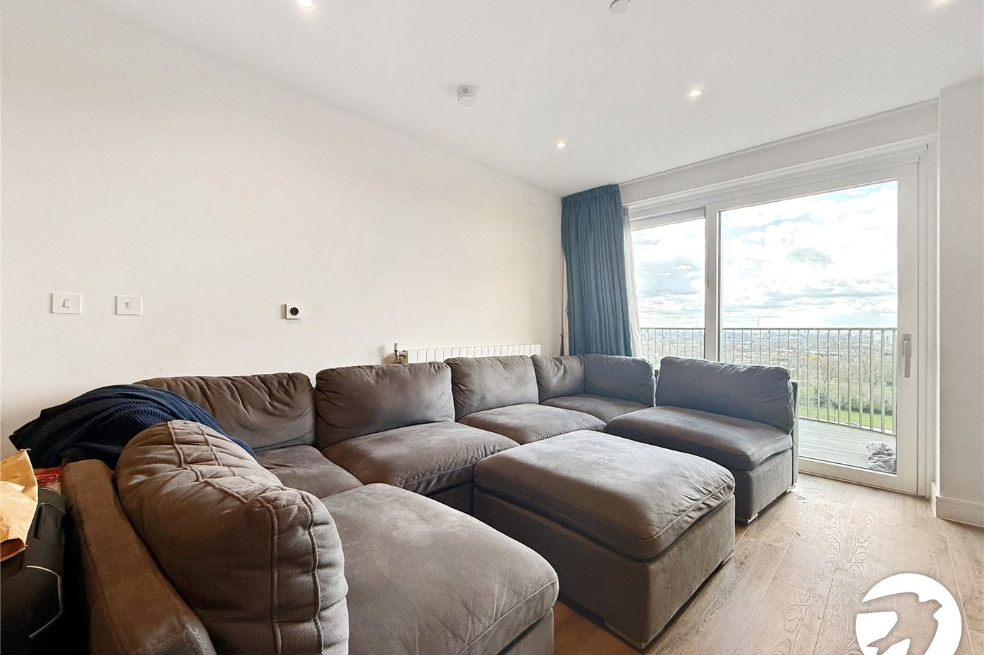 2 bedroom property to rent in London | Robinson Jackson