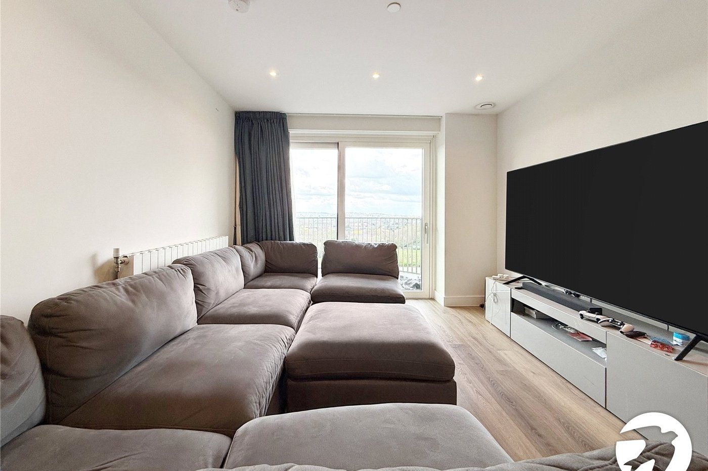 2 bedroom property to rent in London | Robinson Jackson