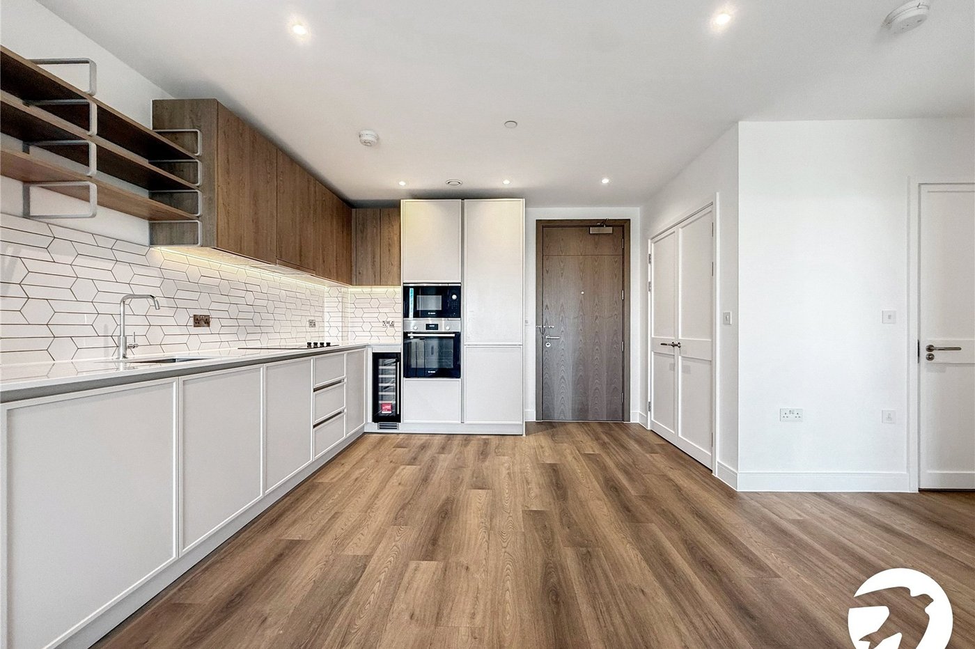 2 bedroom property to rent in London | Robinson Jackson