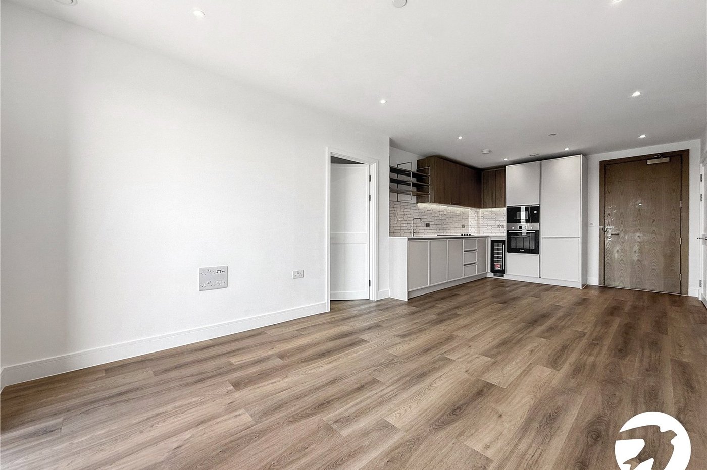 2 bedroom property to rent in London | Robinson Jackson