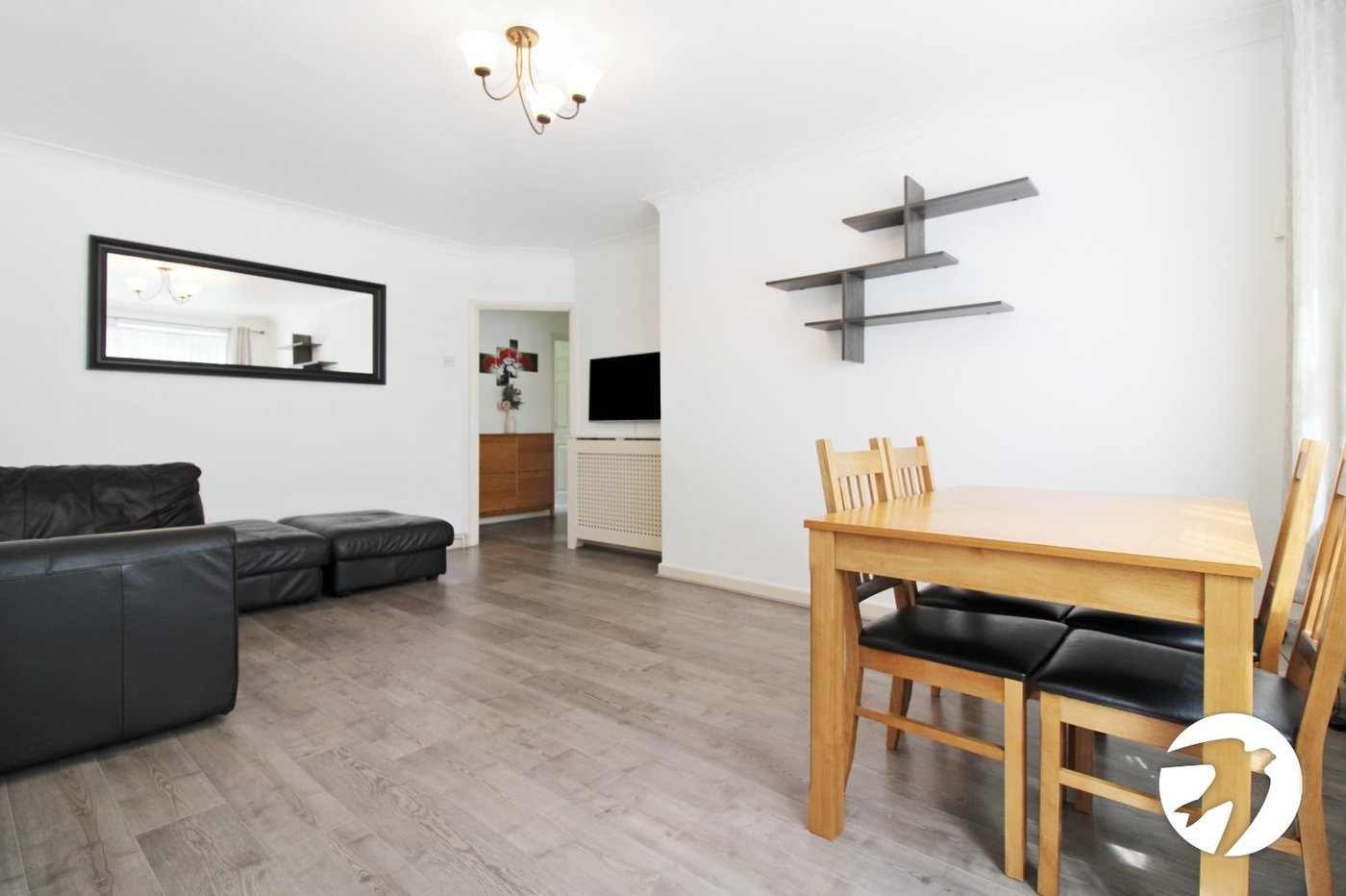 2 bedroom property to rent in London | Robinson Jackson