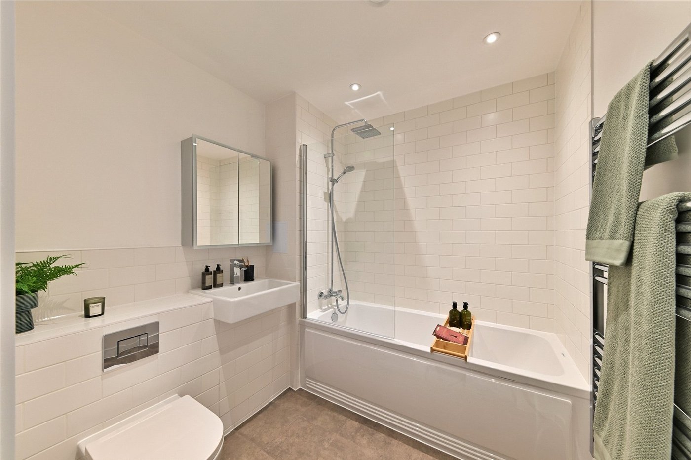 2 bedroom property to rent in Gravesend | Robinson Michael & Jackson