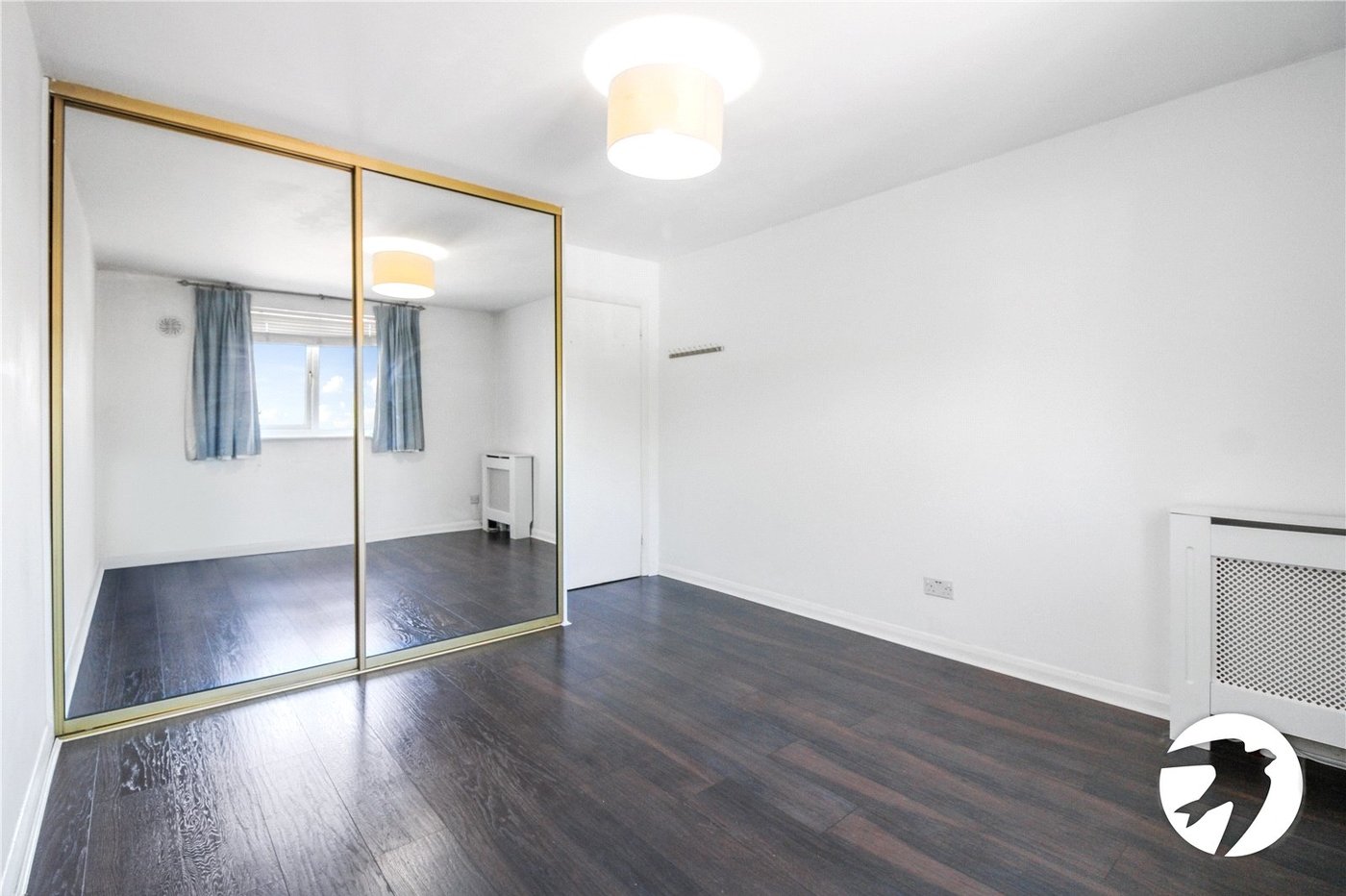 2 bedroom property to rent in Grove Park | Robinson Jackson