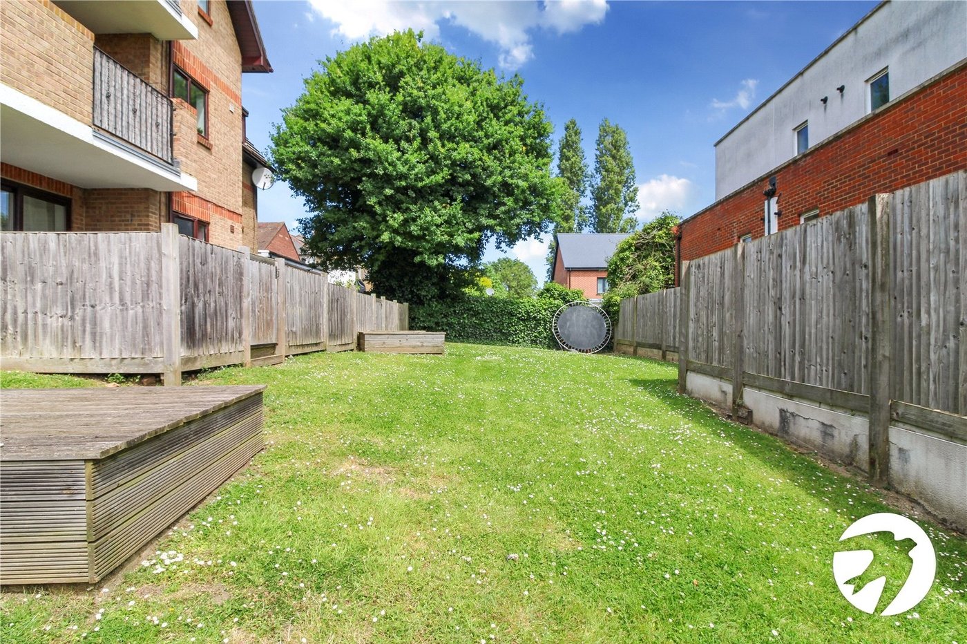 2 bedroom property to rent in Grove Park | Robinson Jackson