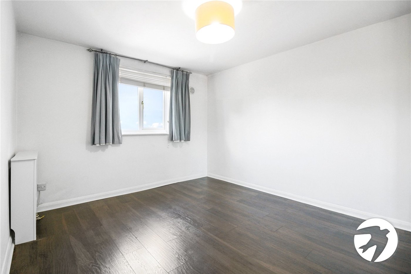 2 bedroom property to rent in Grove Park | Robinson Jackson