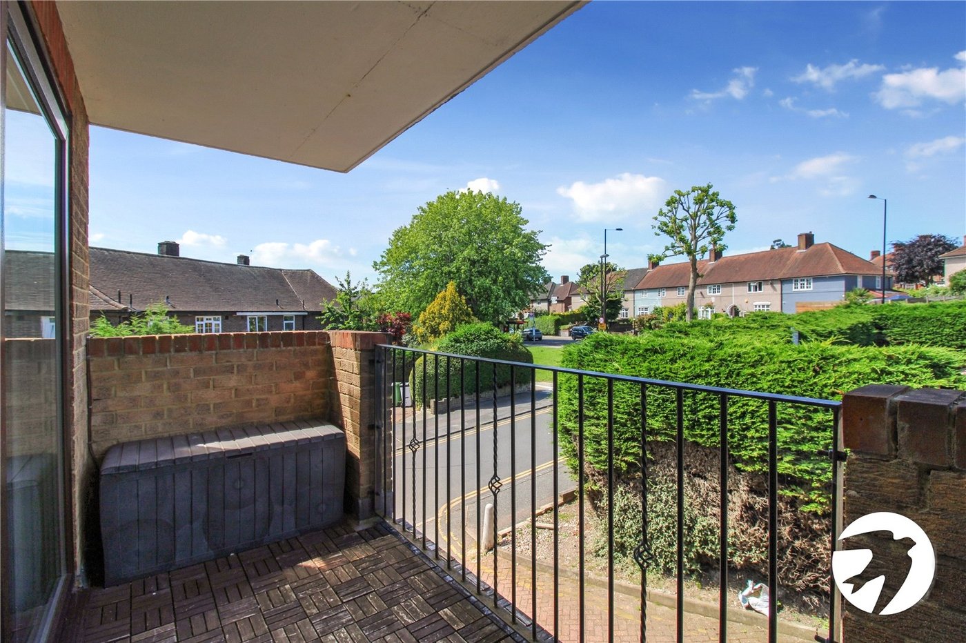 2 bedroom property to rent in Grove Park | Robinson Jackson