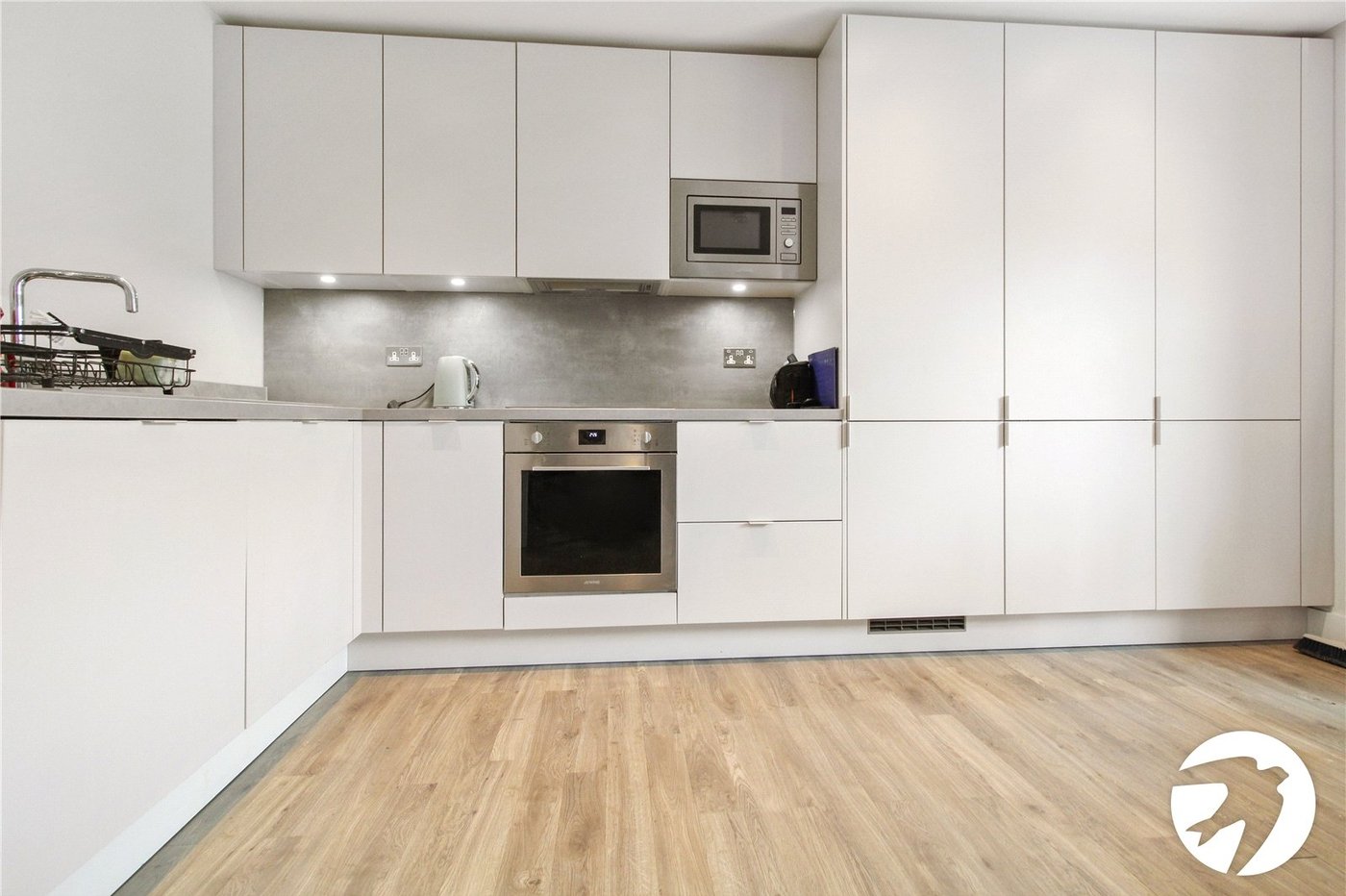 2 bedroom property to rent in Greenhithe | Robinson Michael & Jackson