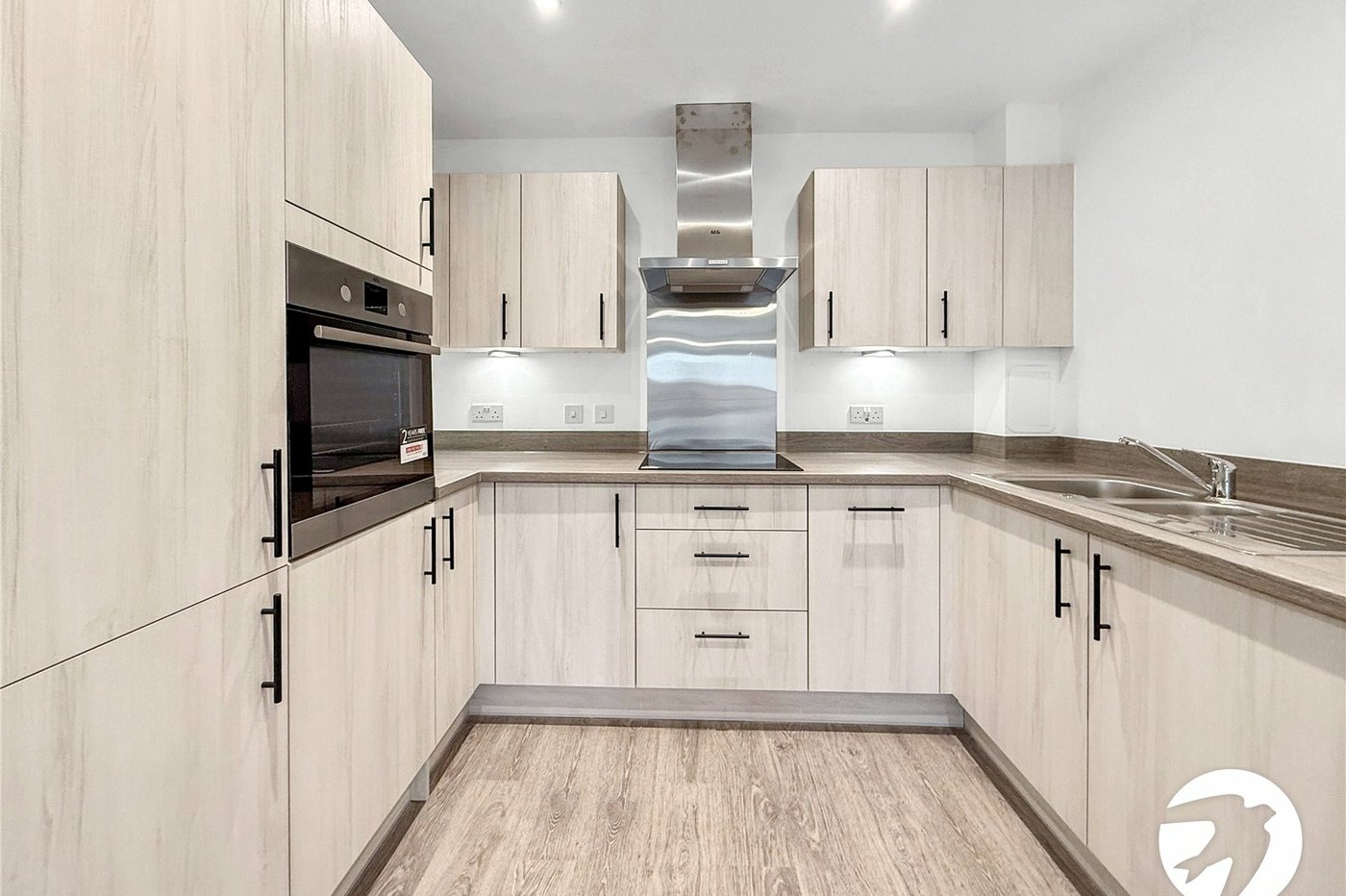 2 bedroom property to rent in Kings Hill | Robinson Michael & Jackson