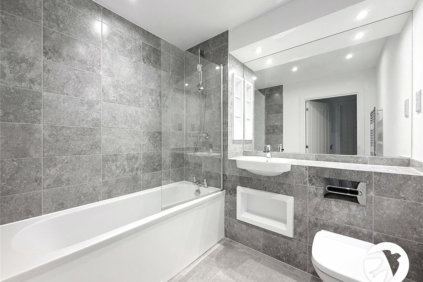 2 bedroom property to rent in Kings Hill | Robinson Michael & Jackson