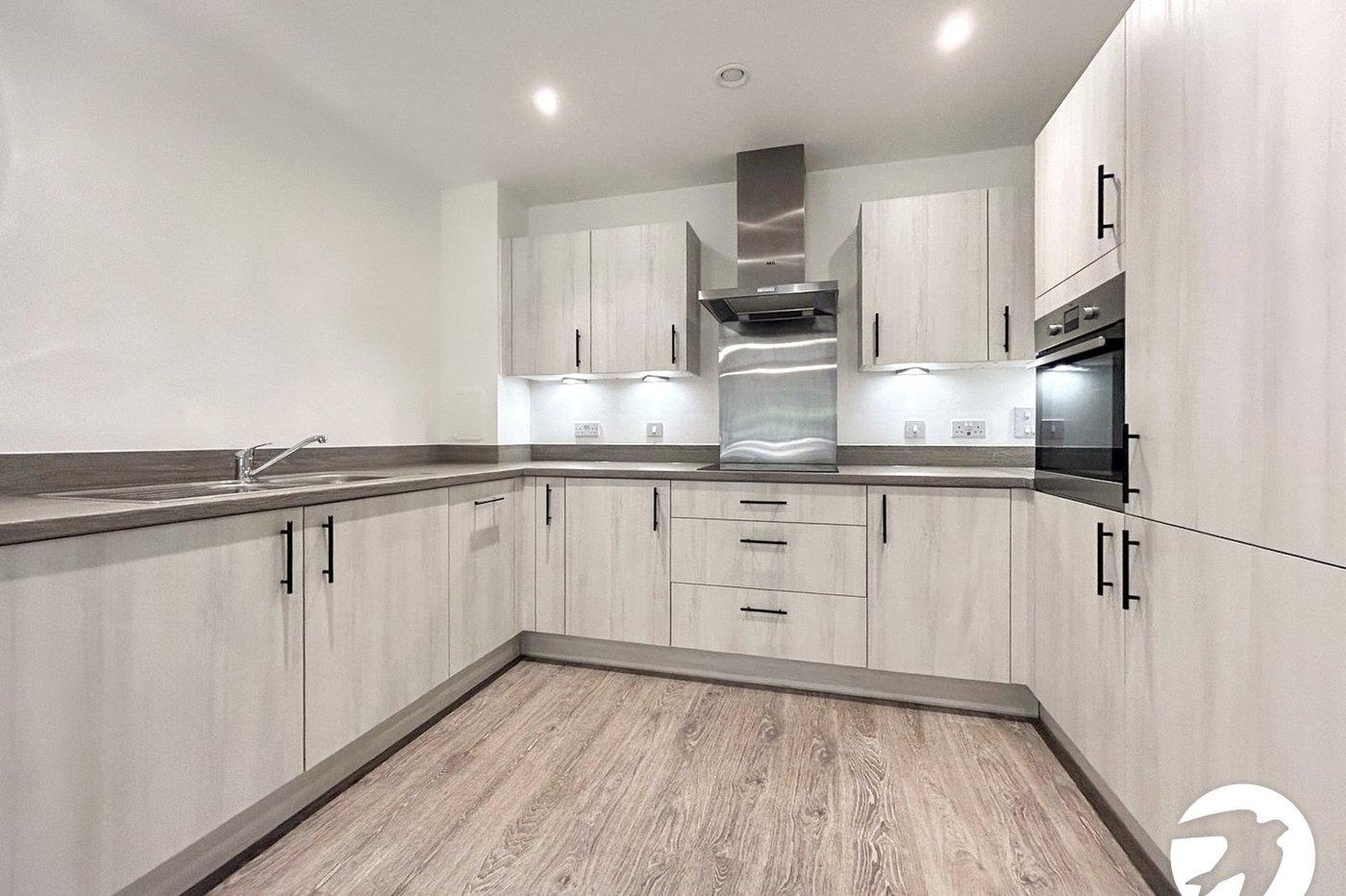 2 bedroom property to rent in Kings Hill | Robinson Michael & Jackson