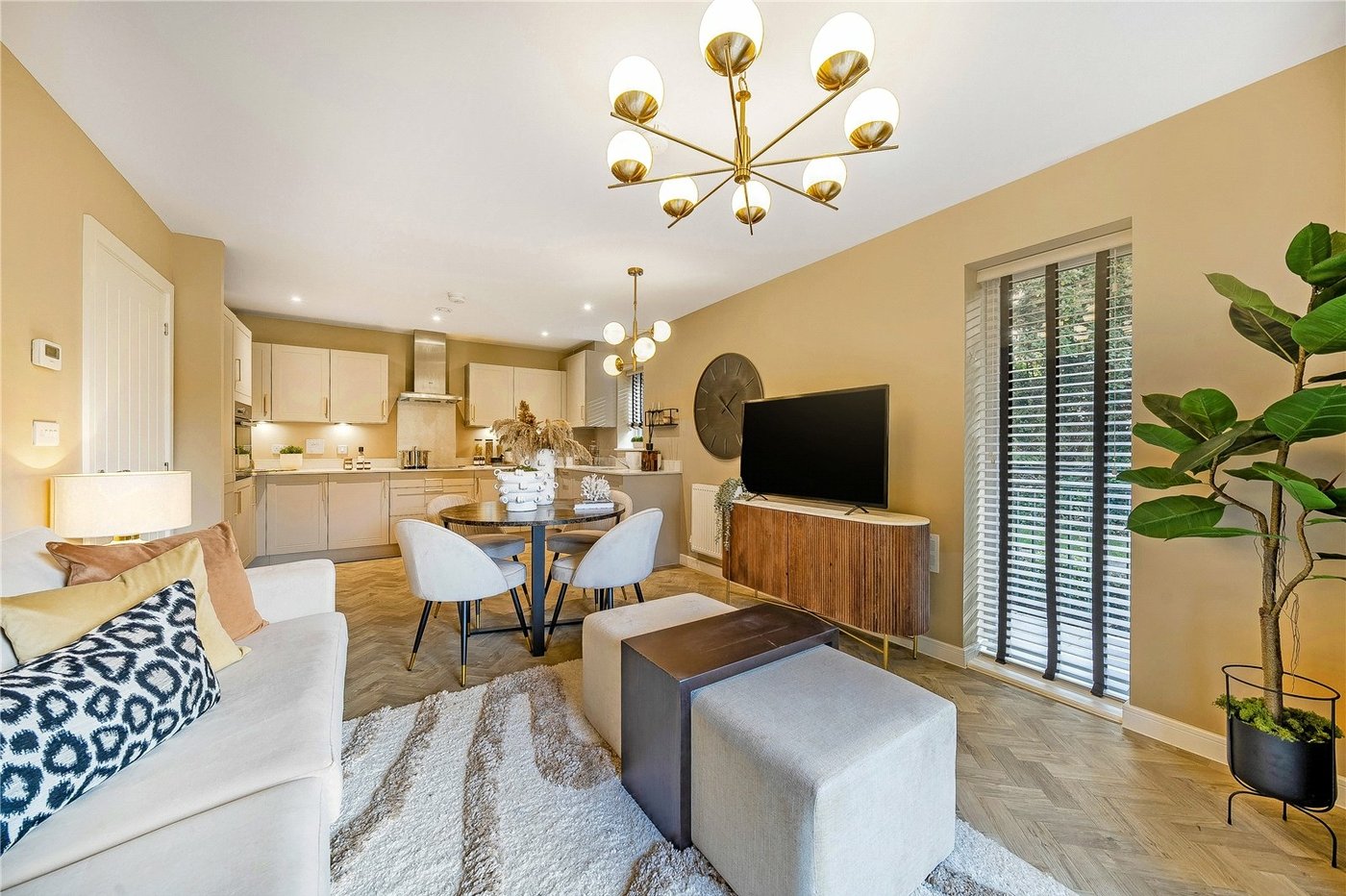 2 bedroom property to rent in Kings Hill | Robinson Michael & Jackson