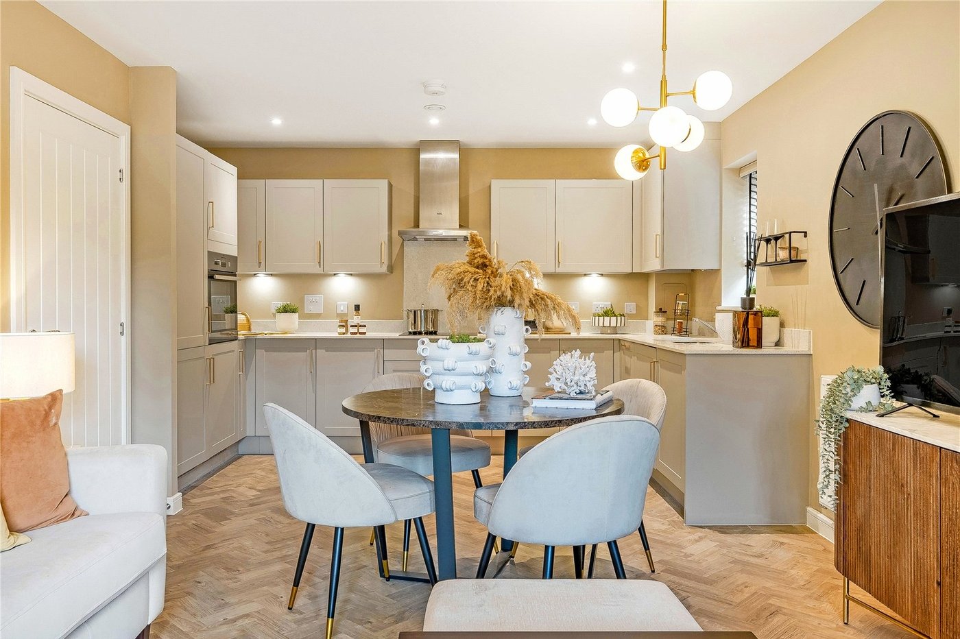 2 bedroom property to rent in Kings Hill | Robinson Michael & Jackson