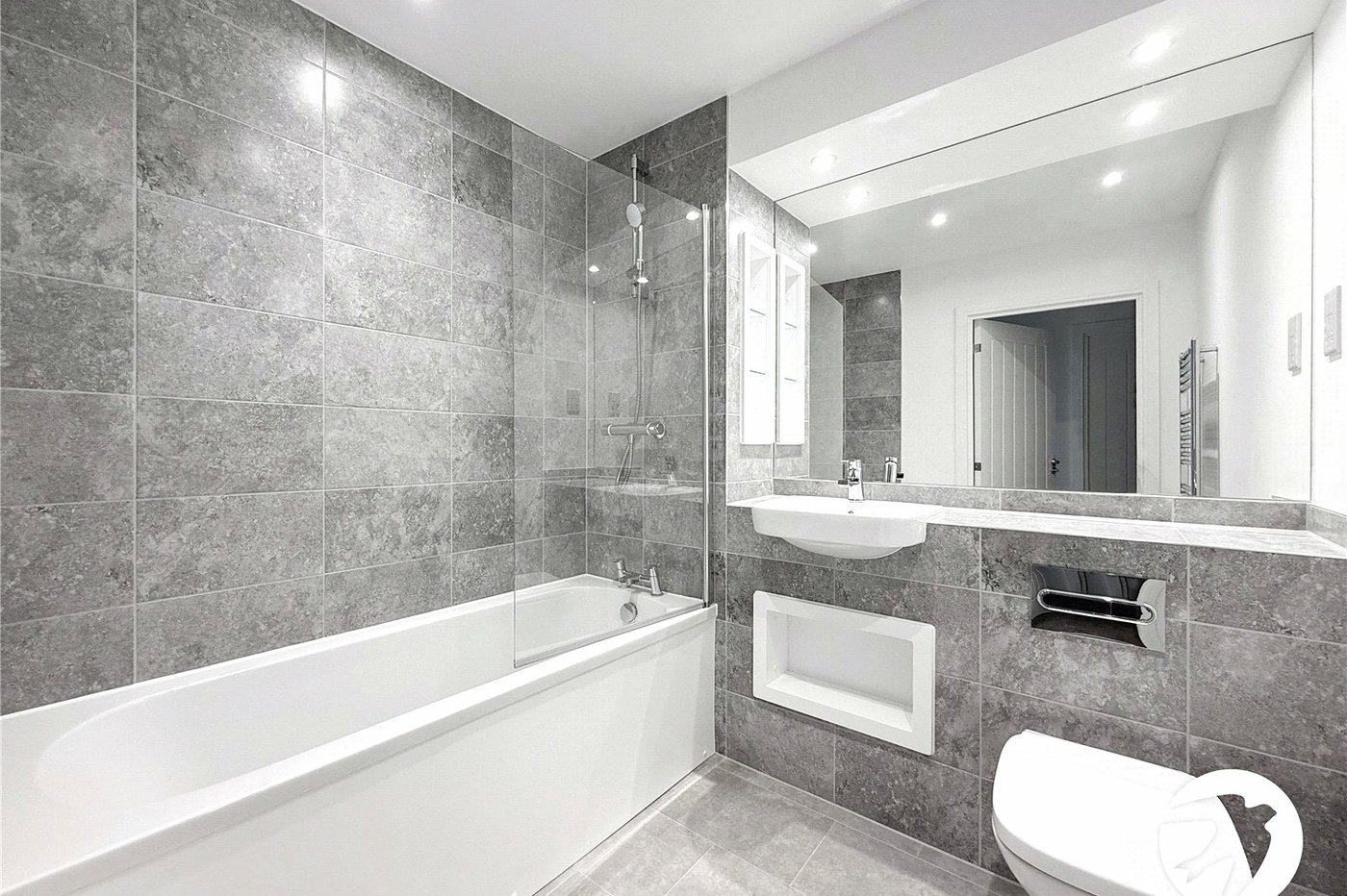 2 bedroom property to rent in Kings Hill | Robinson Michael & Jackson