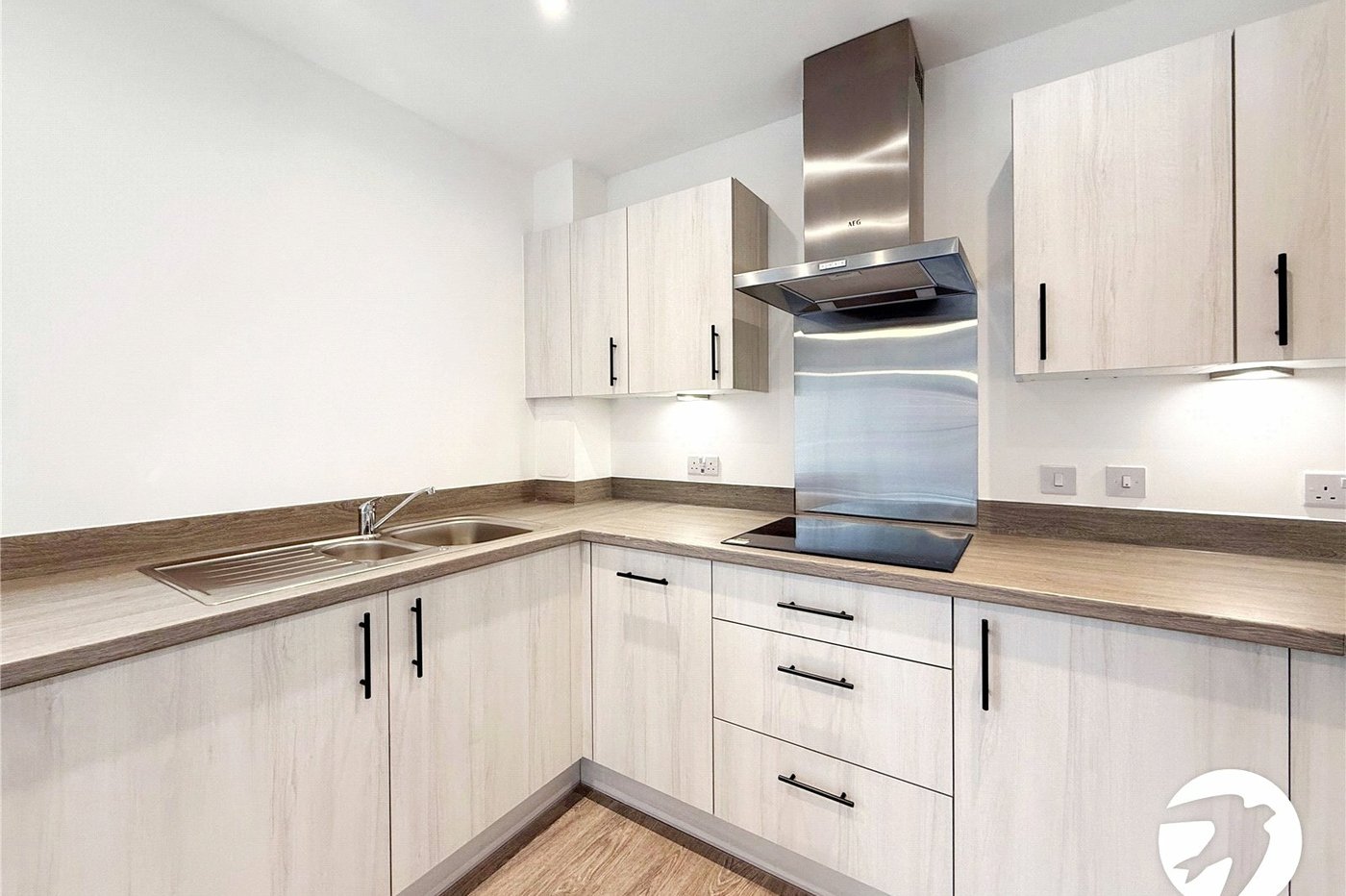 2 bedroom property to rent in Kings Hill | Robinson Michael & Jackson