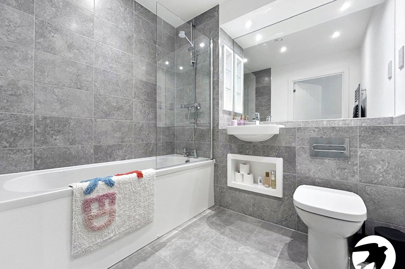 2 bedroom property to rent in Kings Hill | Robinson Michael & Jackson
