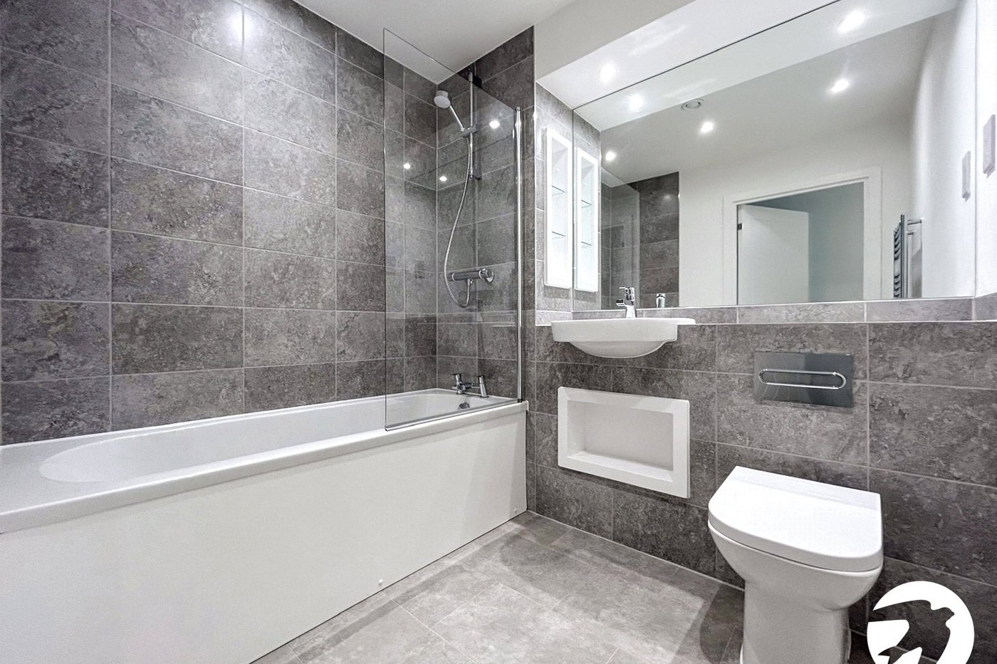 2 bedroom property to rent in Kings Hill | Robinson Michael & Jackson