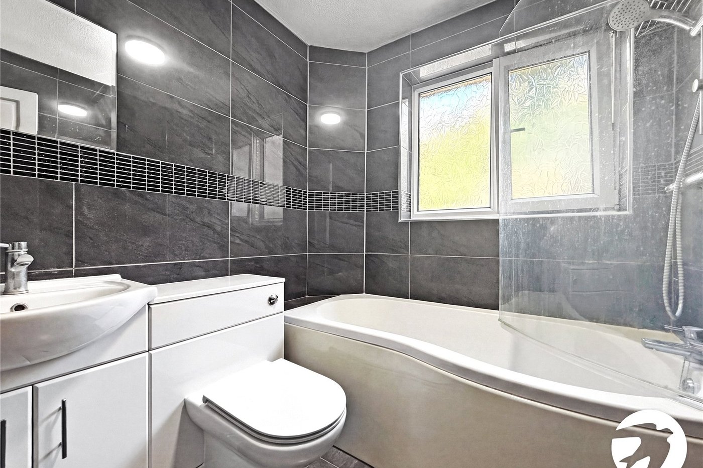 2 bedroom house to rent in Chatham | Robinson Michael & Jackson