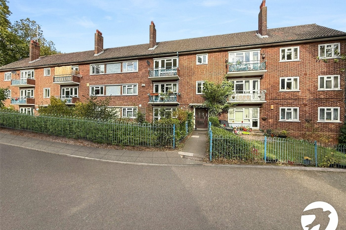 2 bedroom property to rent in London | Robinson Jackson