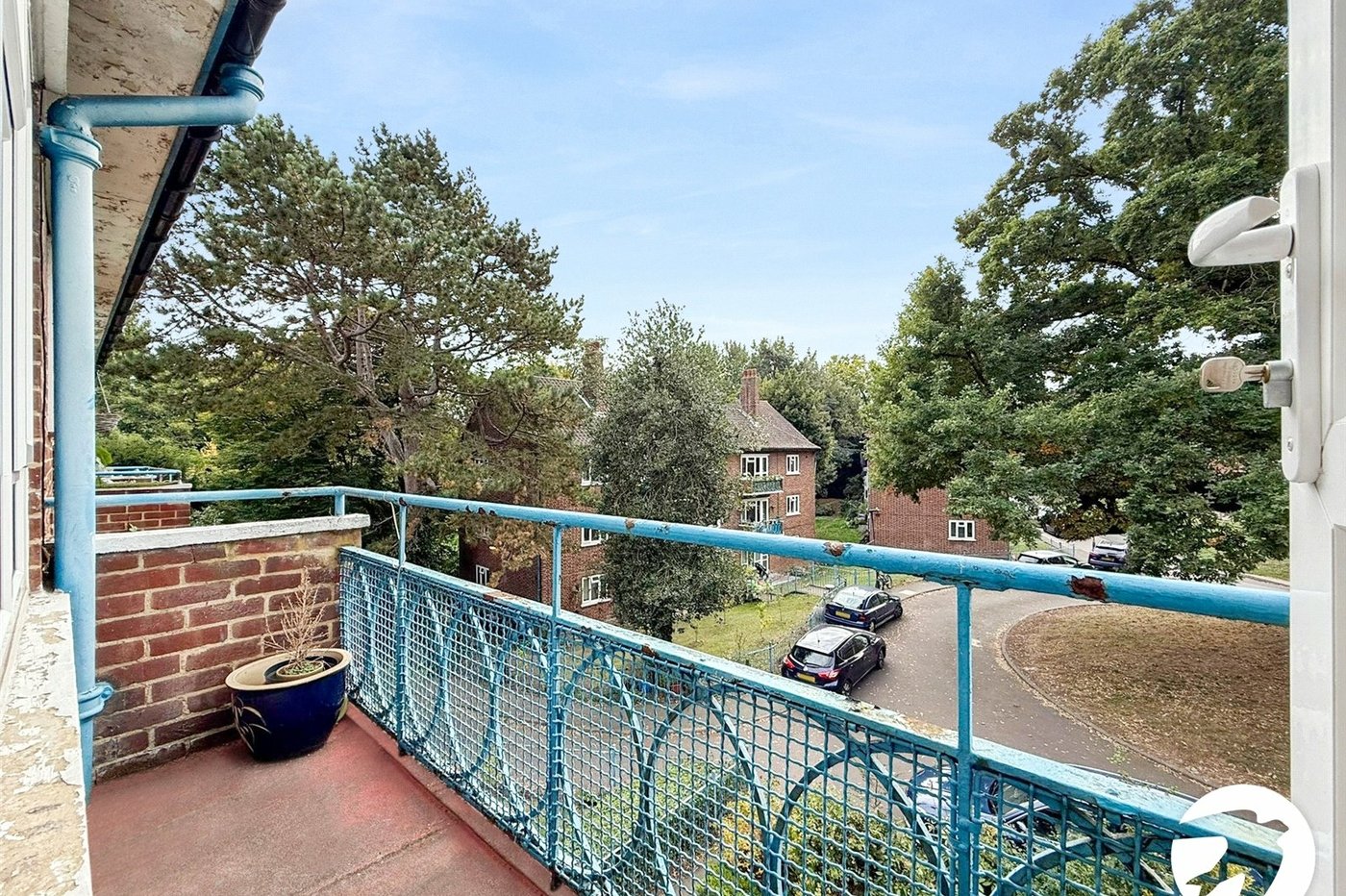 2 bedroom property to rent in London | Robinson Jackson