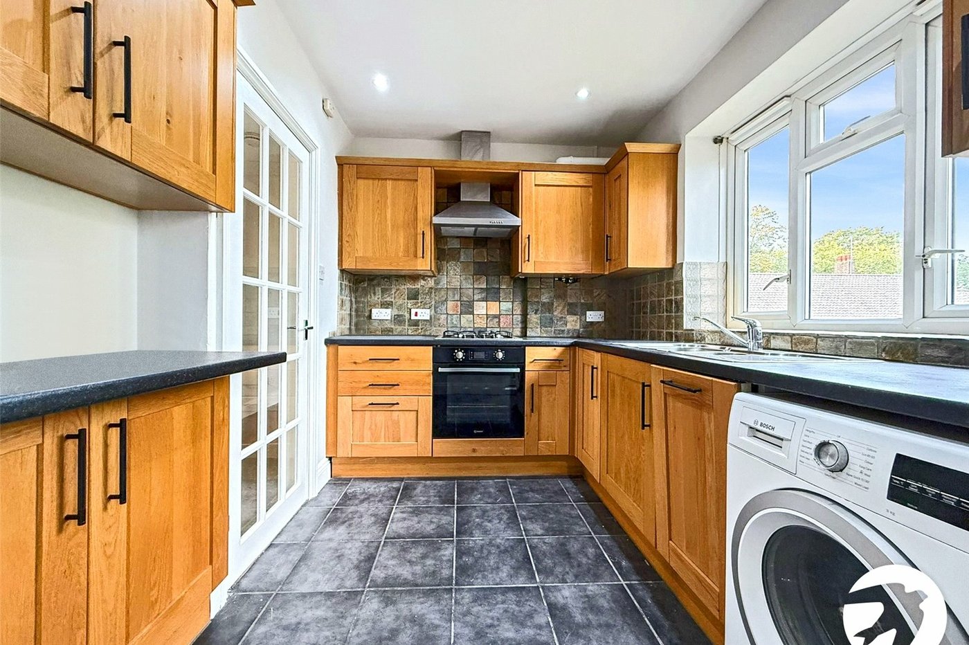 2 bedroom property to rent in London | Robinson Jackson