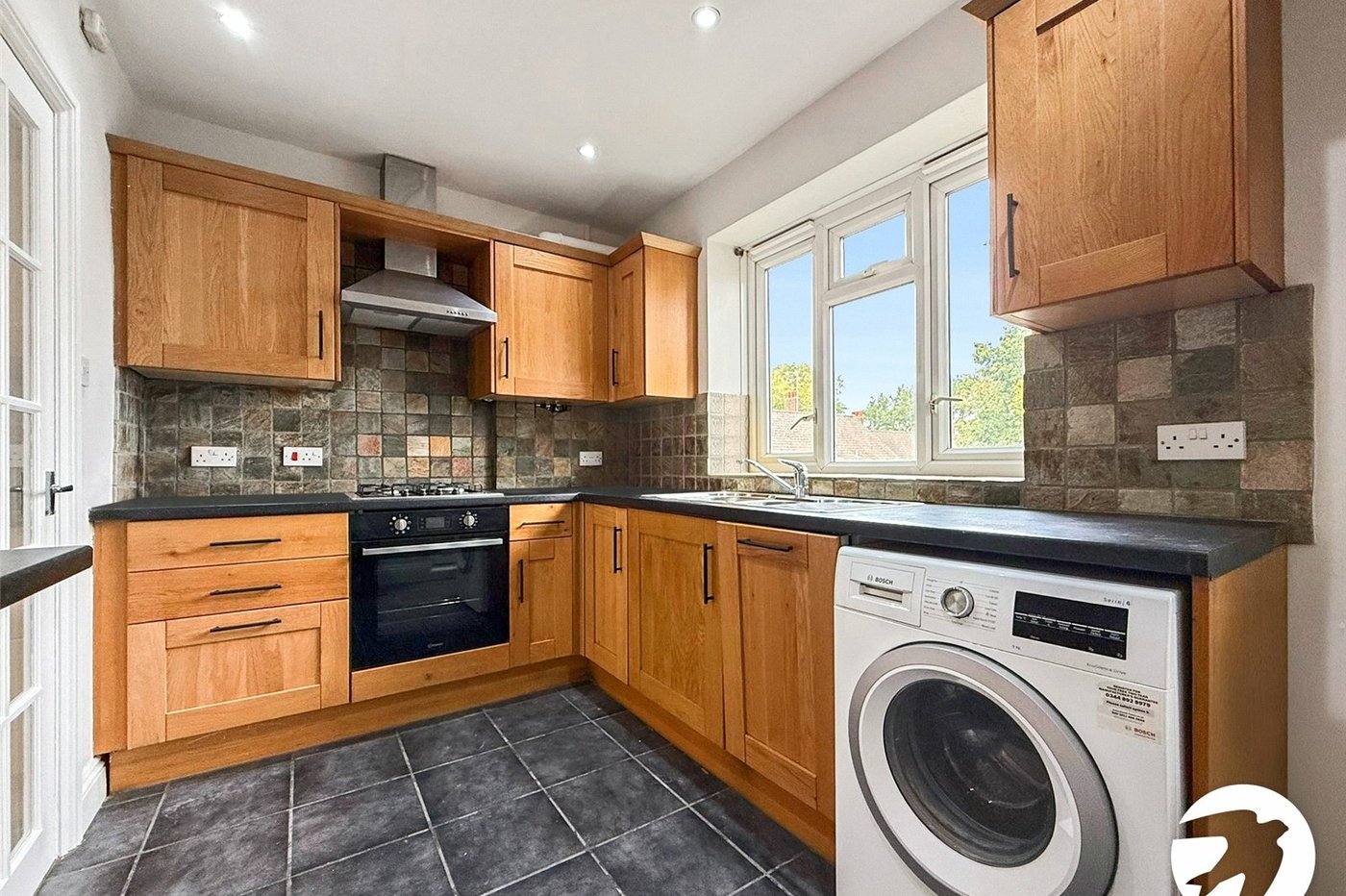 2 bedroom property to rent in London | Robinson Jackson