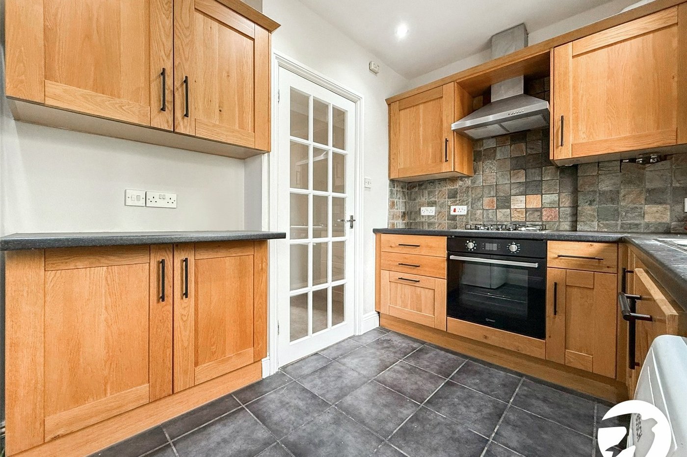 2 bedroom property to rent in London | Robinson Jackson