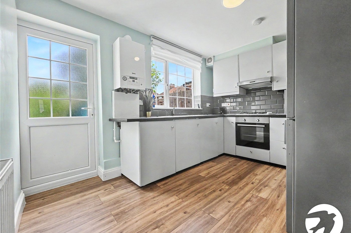 3 bedroom house to rent in London | Robinson Jackson