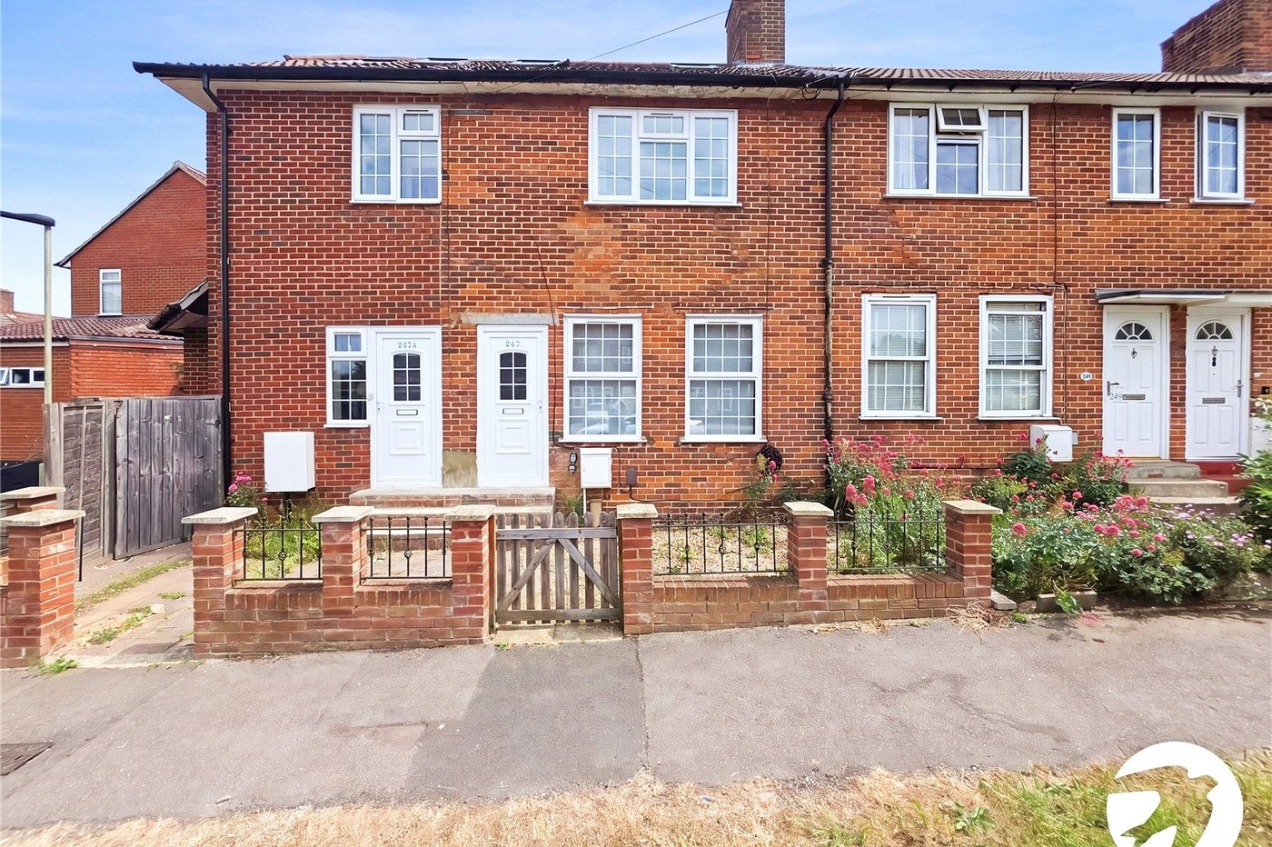 3 bedroom house to rent in London | Robinson Jackson