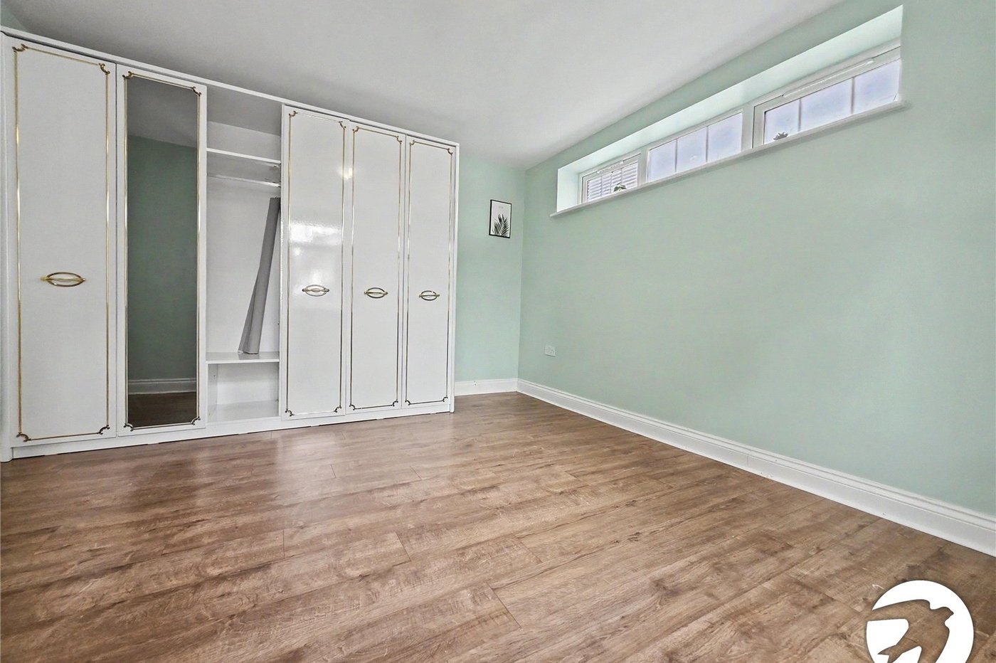 3 bedroom house to rent in London | Robinson Jackson