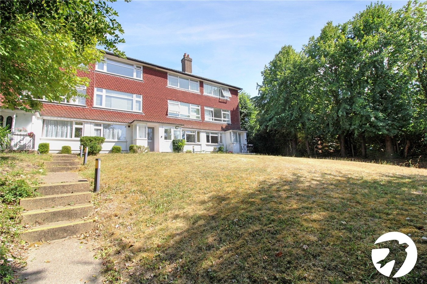 2 bedroom property to rent in Greenhithe | Robinson Michael & Jackson