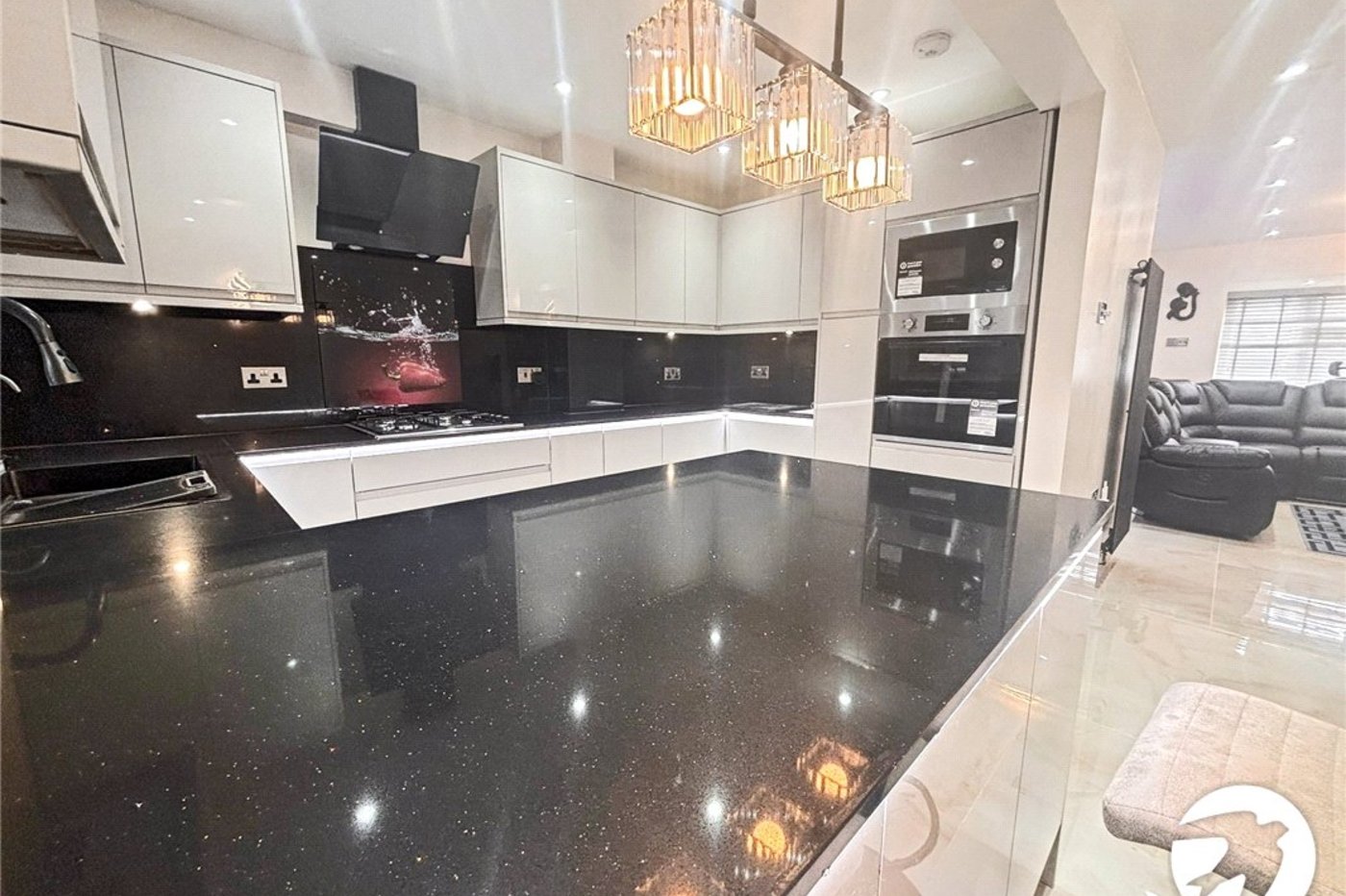 5 bedroom house to rent in Bromley | Robinson Jackson