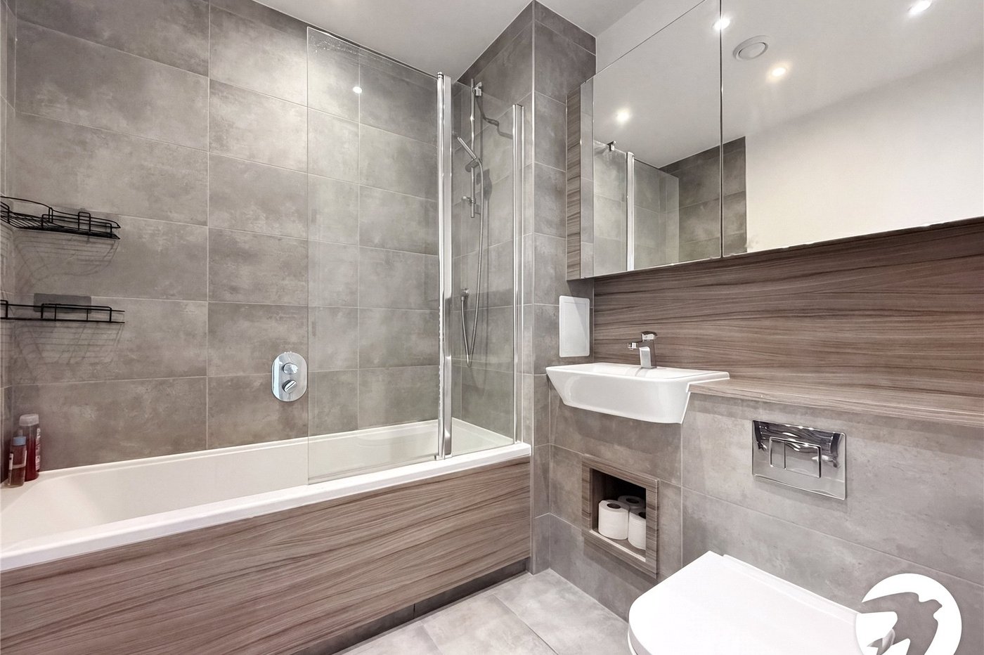 2 bedroom house to rent in Rochester | Robinson Michael & Jackson
