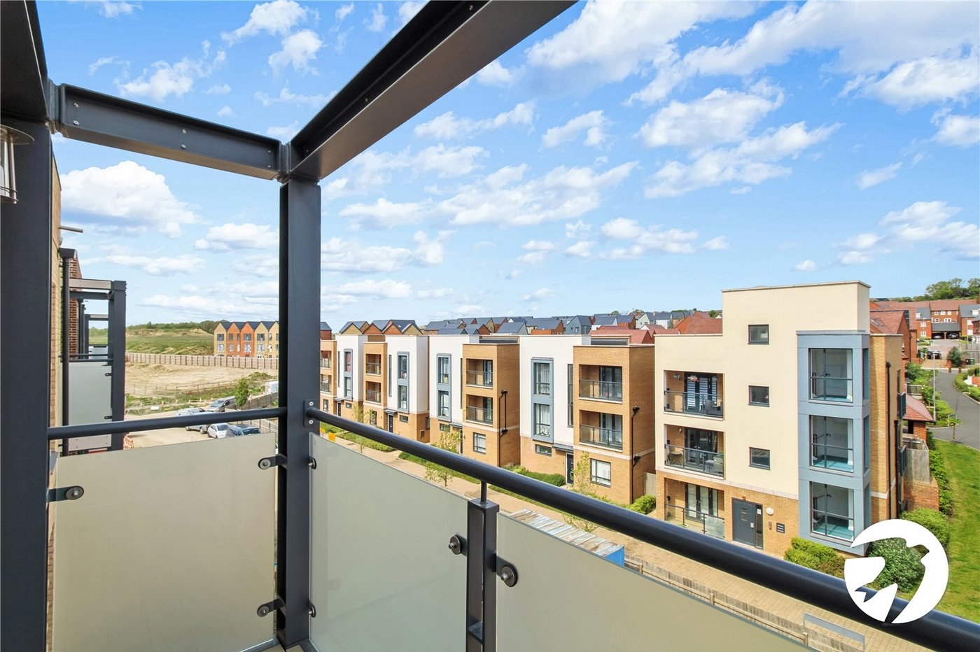 2 bedroom property to rent in Castle Hill | Robinson Michael & Jackson