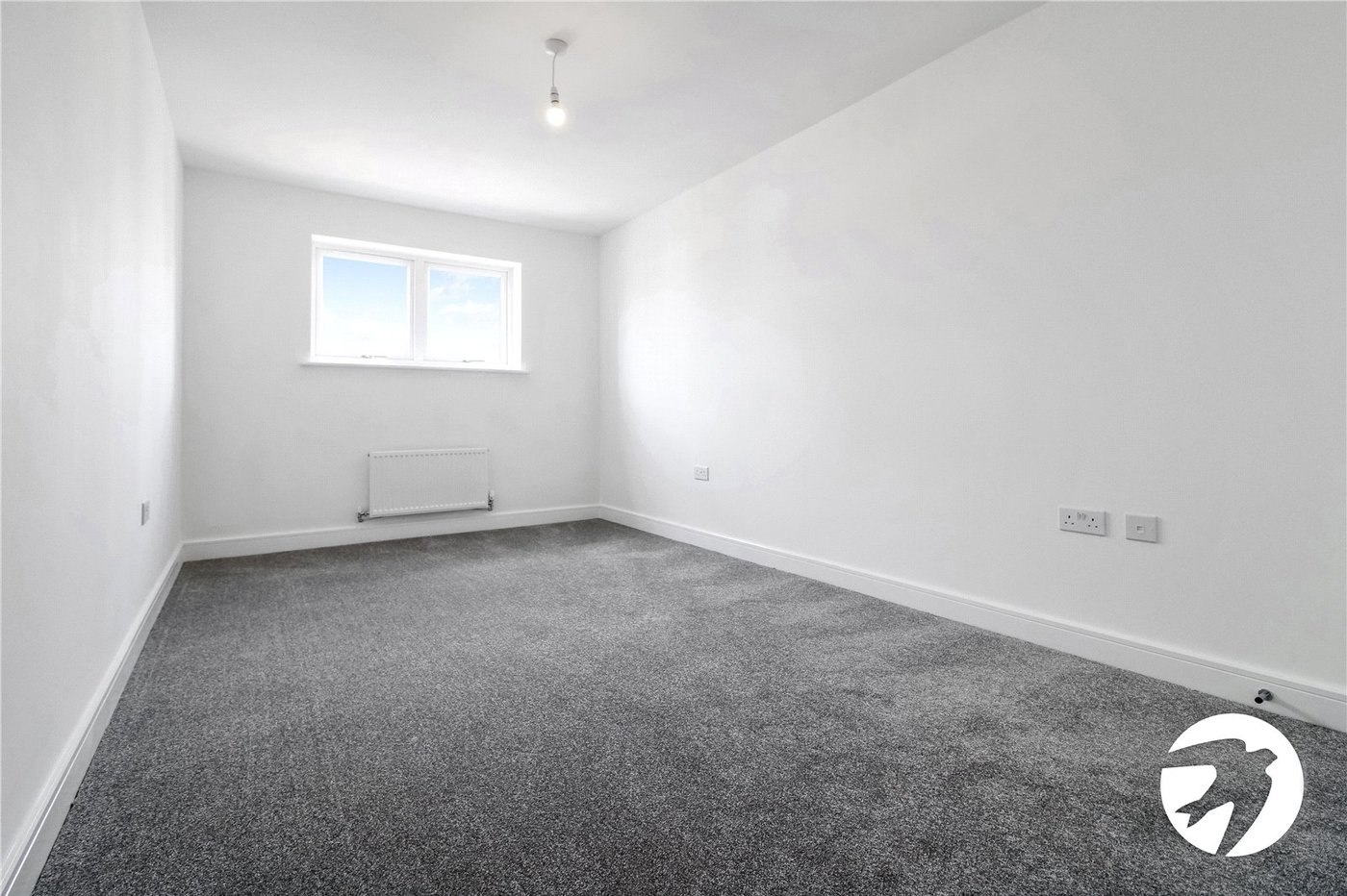 2 bedroom property to rent in Castle Hill | Robinson Michael & Jackson