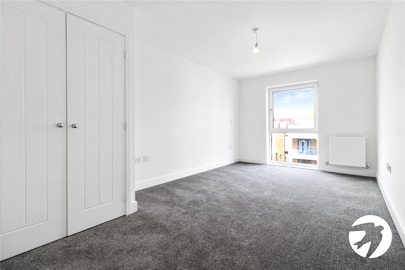 2 bedroom property to rent in Castle Hill | Robinson Michael & Jackson