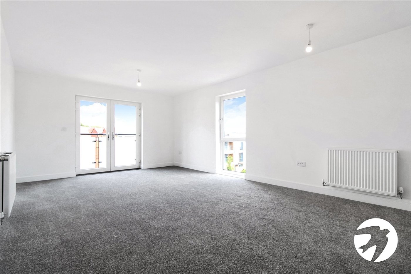 2 bedroom property to rent in Castle Hill | Robinson Michael & Jackson